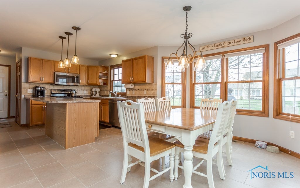 1786 Crossfields Road Perrysburg, OH 43551 - Photo 8 of 36 Gallery Image 8