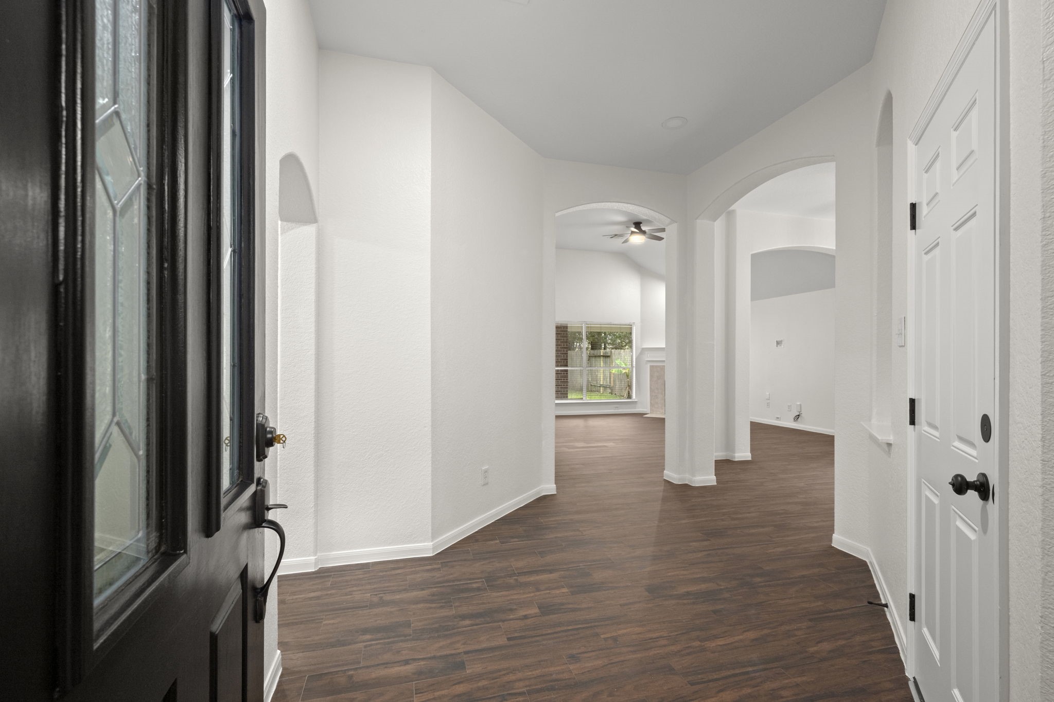 34 South Rambling Ridge Place Conroe, TX 77385 - Photo 3 of 28 Gallery Image 3