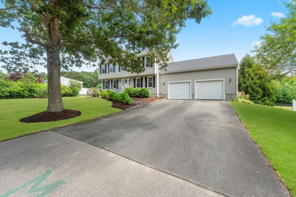27 Bird Road Mansfield, MA 02048 - Photo 4 of 40 Gallery Image 4