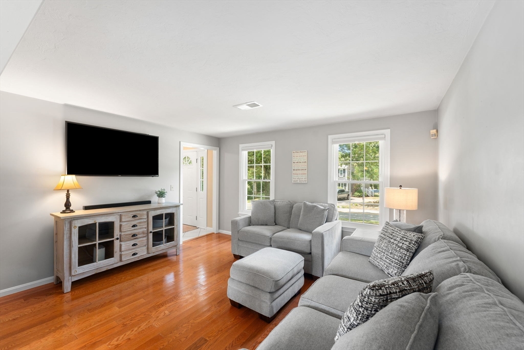 27 Bird Road Mansfield, MA 02048 - Photo 7 of 40 Gallery Image 7