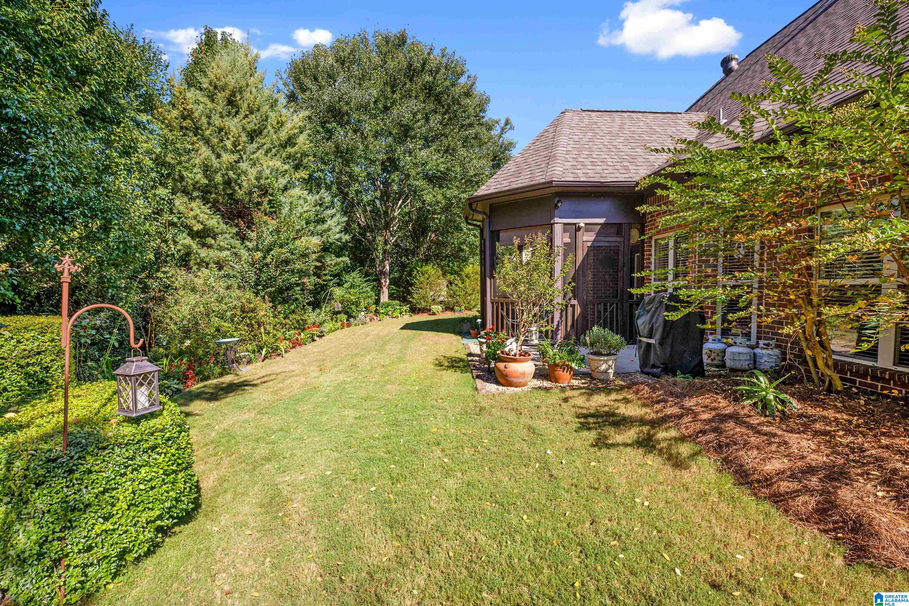 238 Strathaven Lane Pelham, AL 35124 - Photo 7 of 37