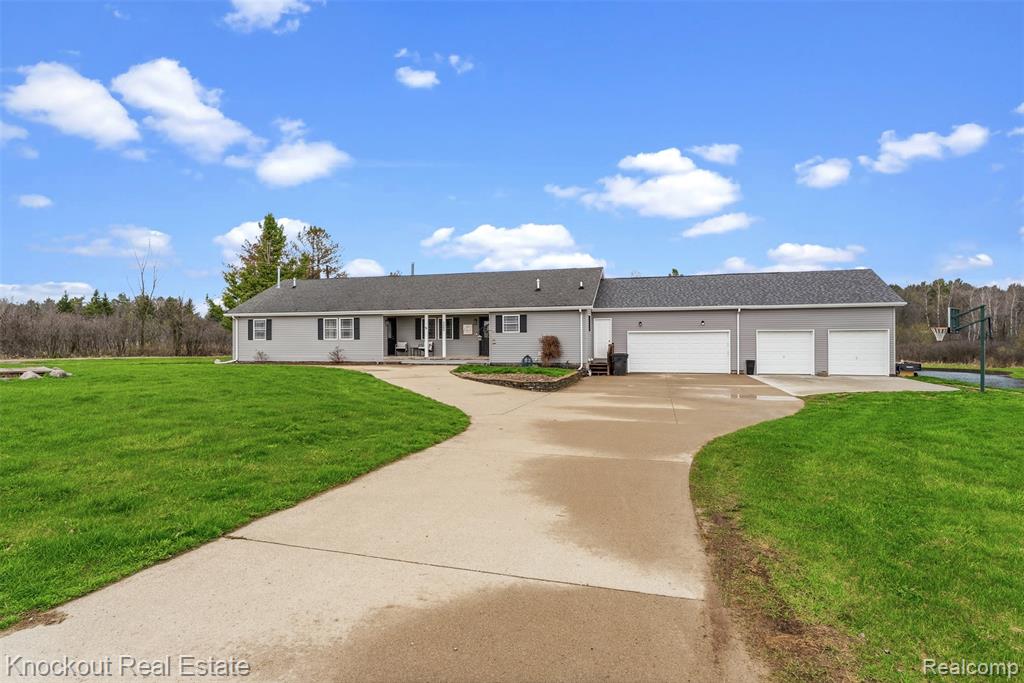 4800 Howell Road Otter Lake, MI 48464 - Photo 3 of 61