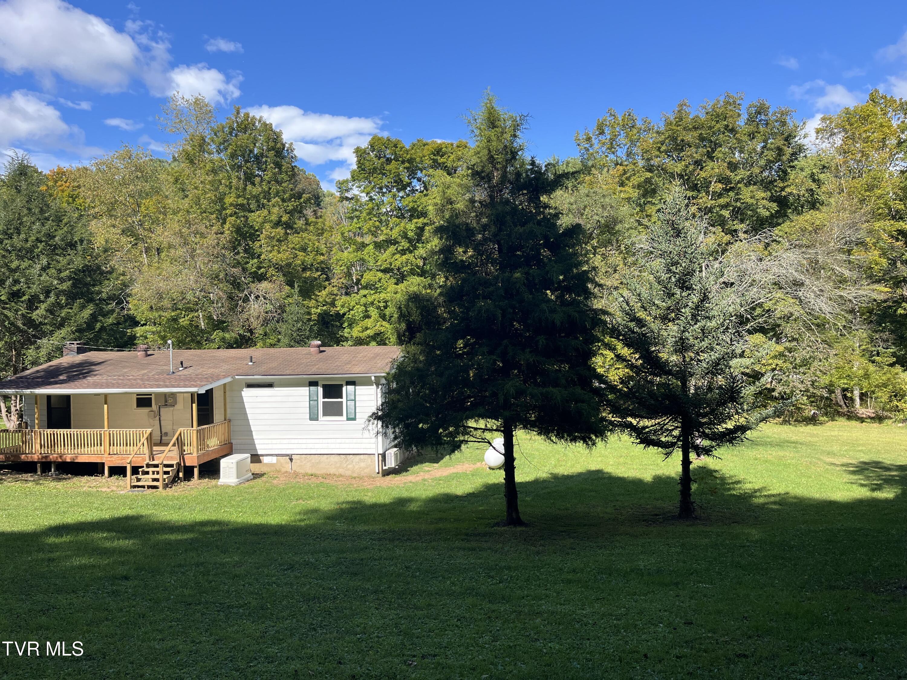 423 Dugger Holow Road Butler, TN 37640 - Photo 3 of 41 d4