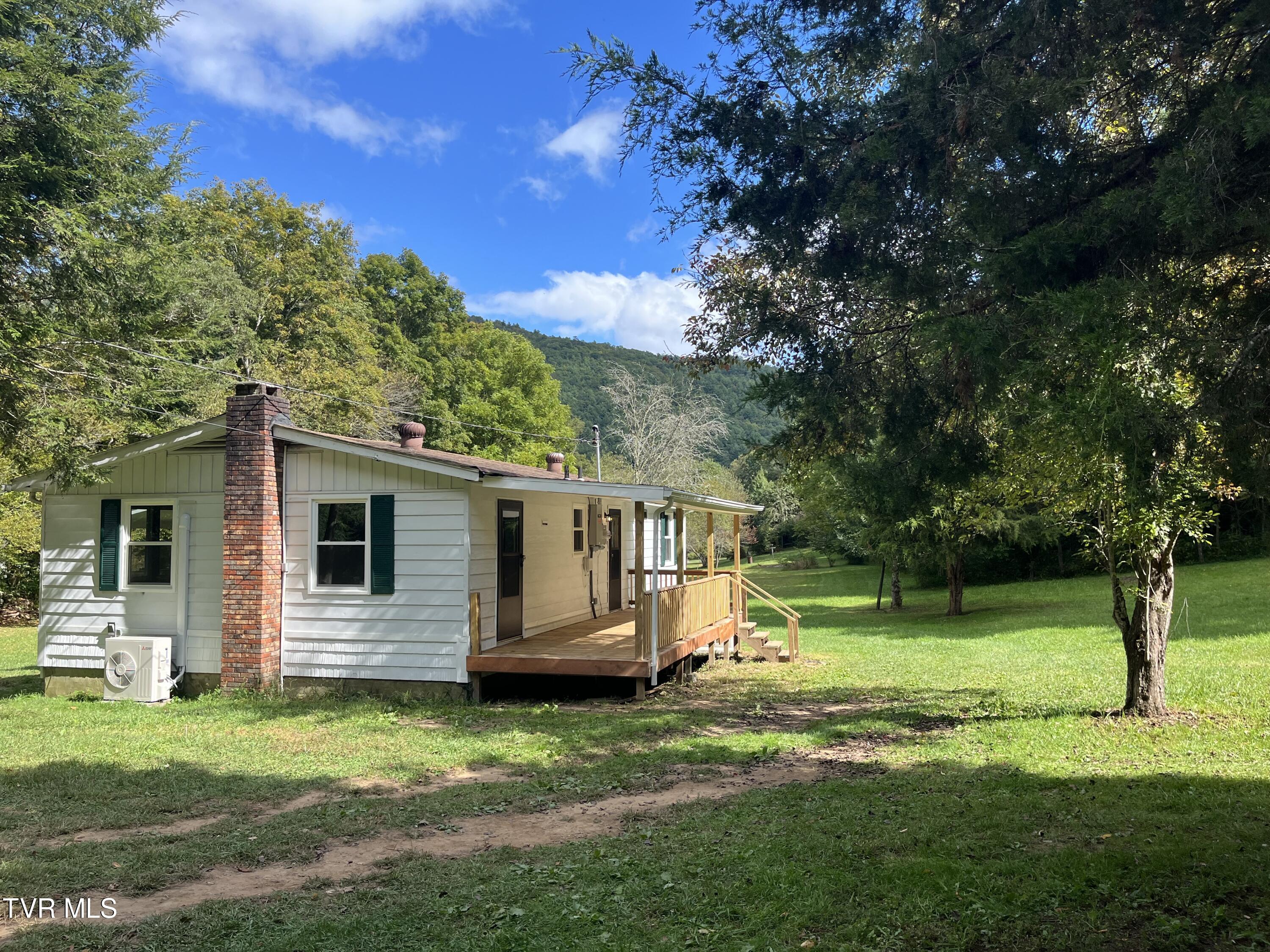 423 Dugger Holow Road Butler, TN 37640 - Photo 4 of 41 d1