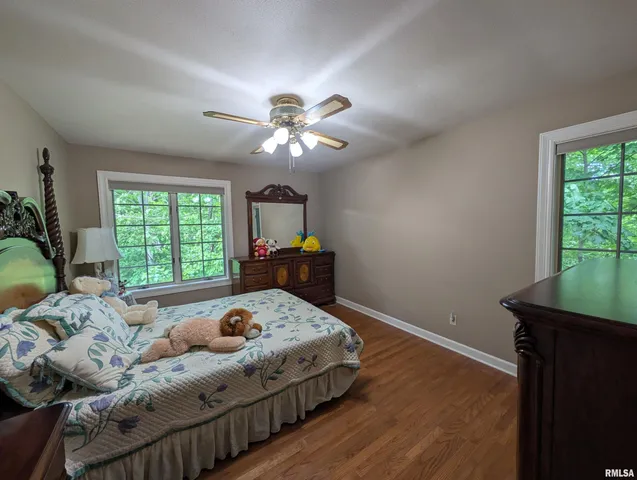 $494,000 | 1315 West Wexford Place, Peoria, IL 61615