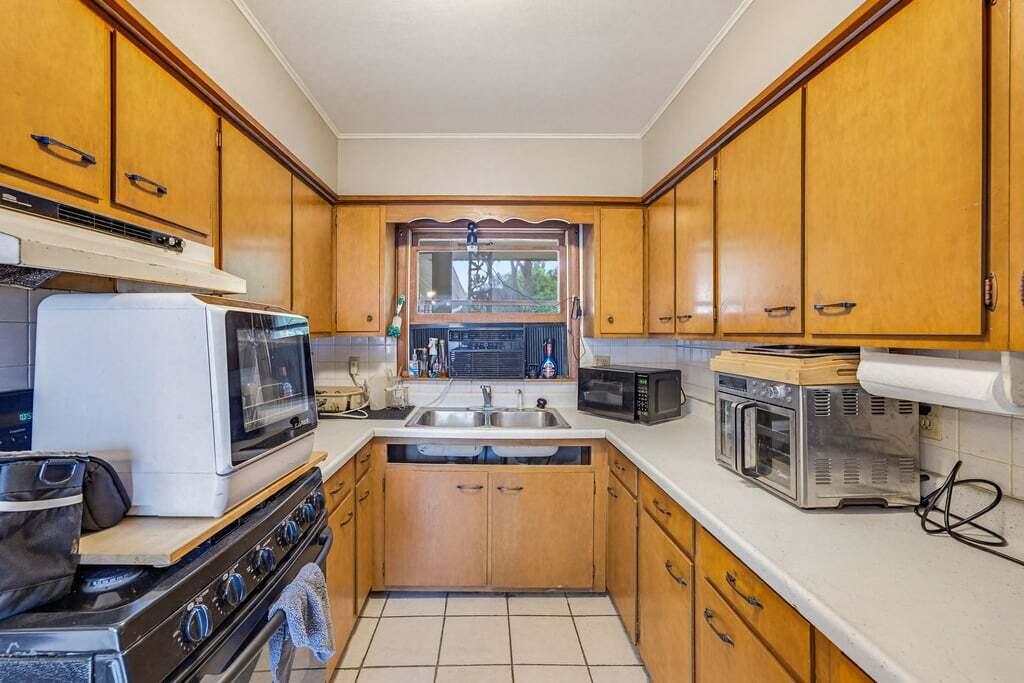 325 Summer Street Delavan, WI 53115 - Photo 12 of 42 Kitchen