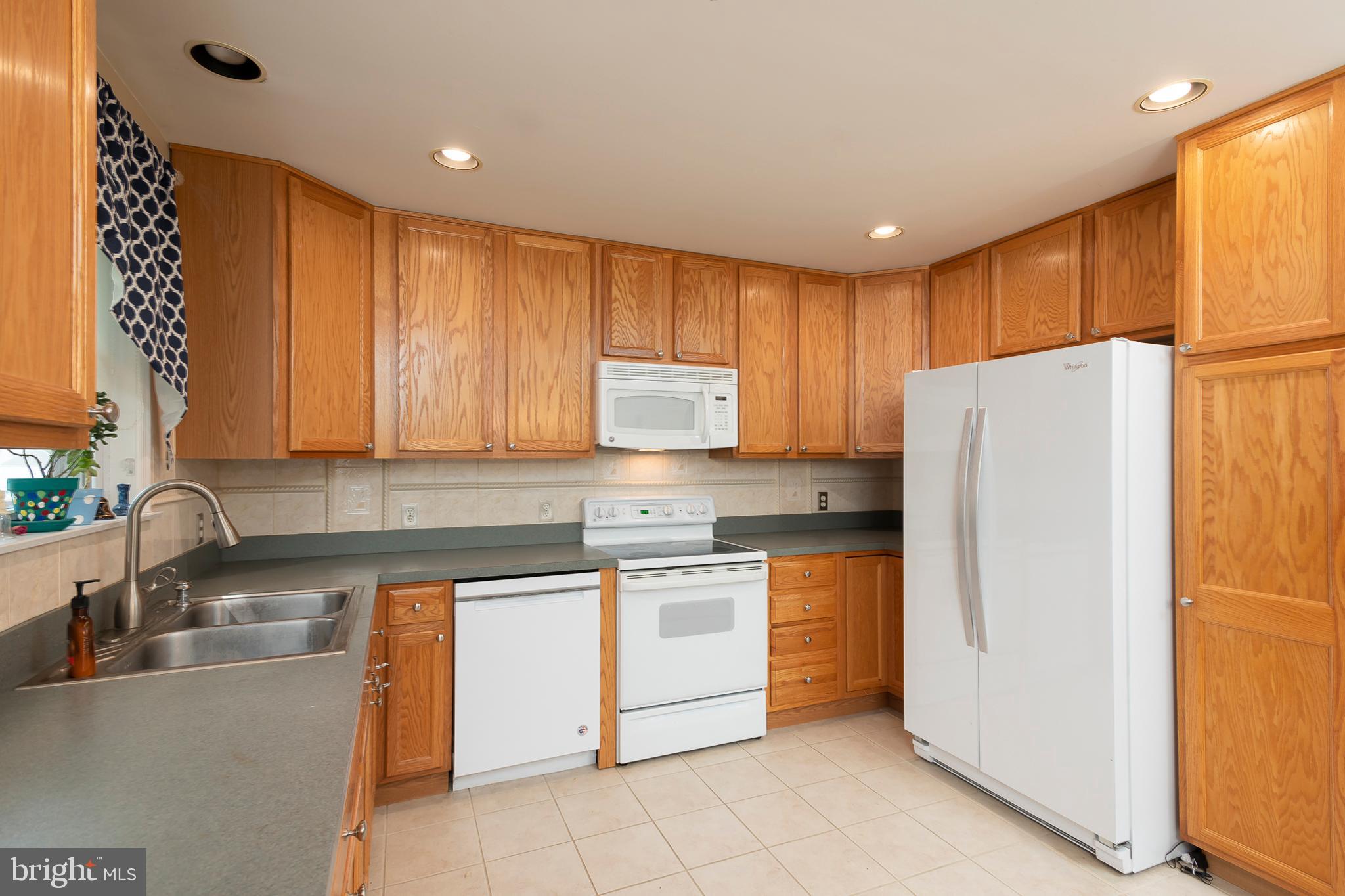 8611 Pine Tree Road Jessup, MD 20794 - Photo 8 of 30 Kitchen