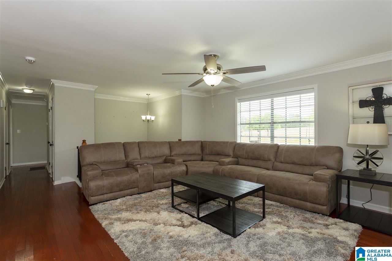 212 West Shugart Ridge Road Gardendale, AL 35071 - Photo 5 of 34