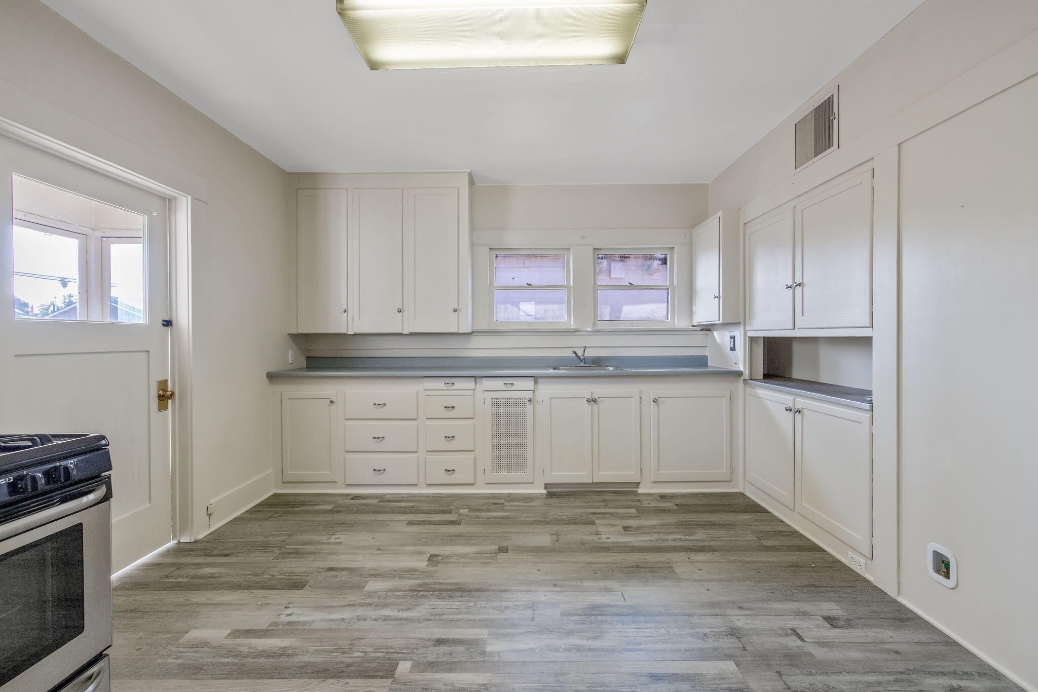 231 South F Street Exeter, CA 93221 - Photo 11 of 29 11-web-or-mls-713A7125