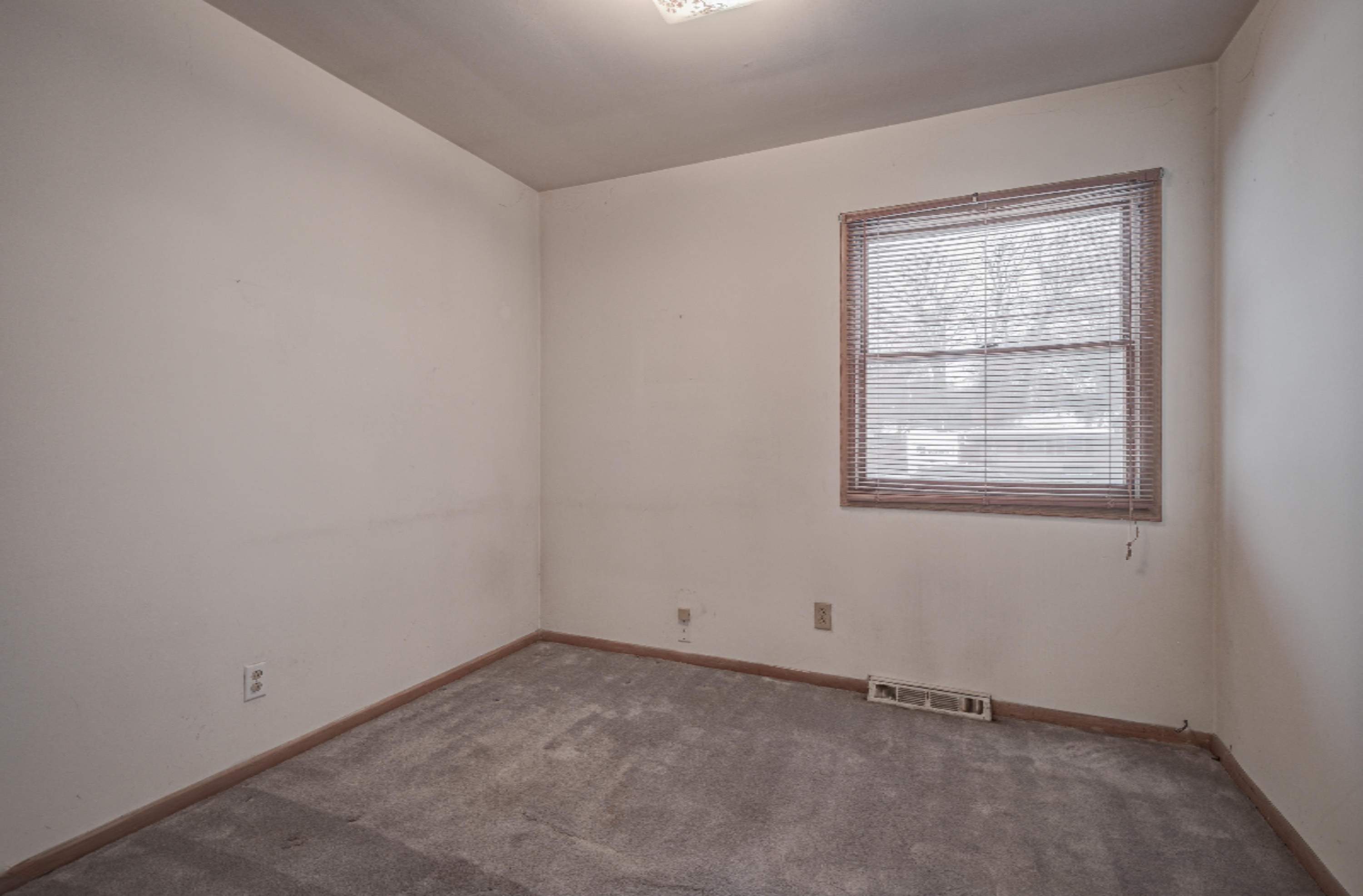 1391 Robin Road Muskegon, MI 49445 - Photo 15 of 27 Photo-9