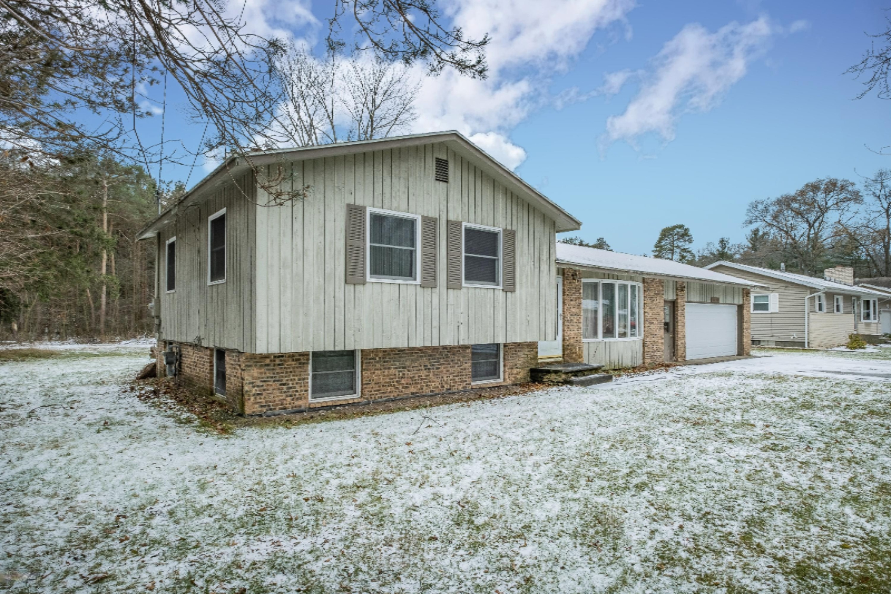 1391 Robin Road Muskegon, MI 49445 - Photo 3 of 27 Photo-2