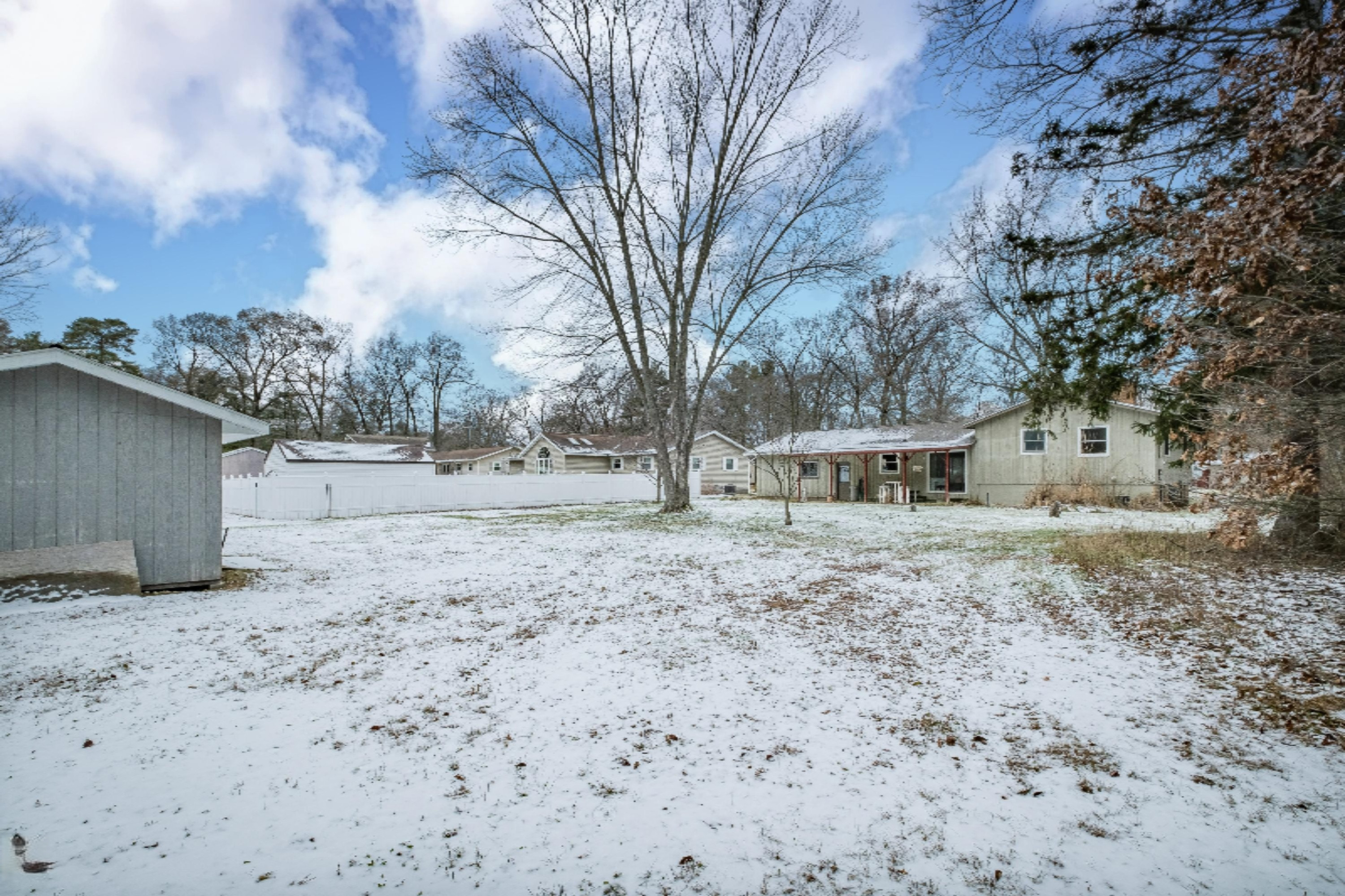1391 Robin Road Muskegon, MI 49445 - Photo 7 of 27 Photo-5