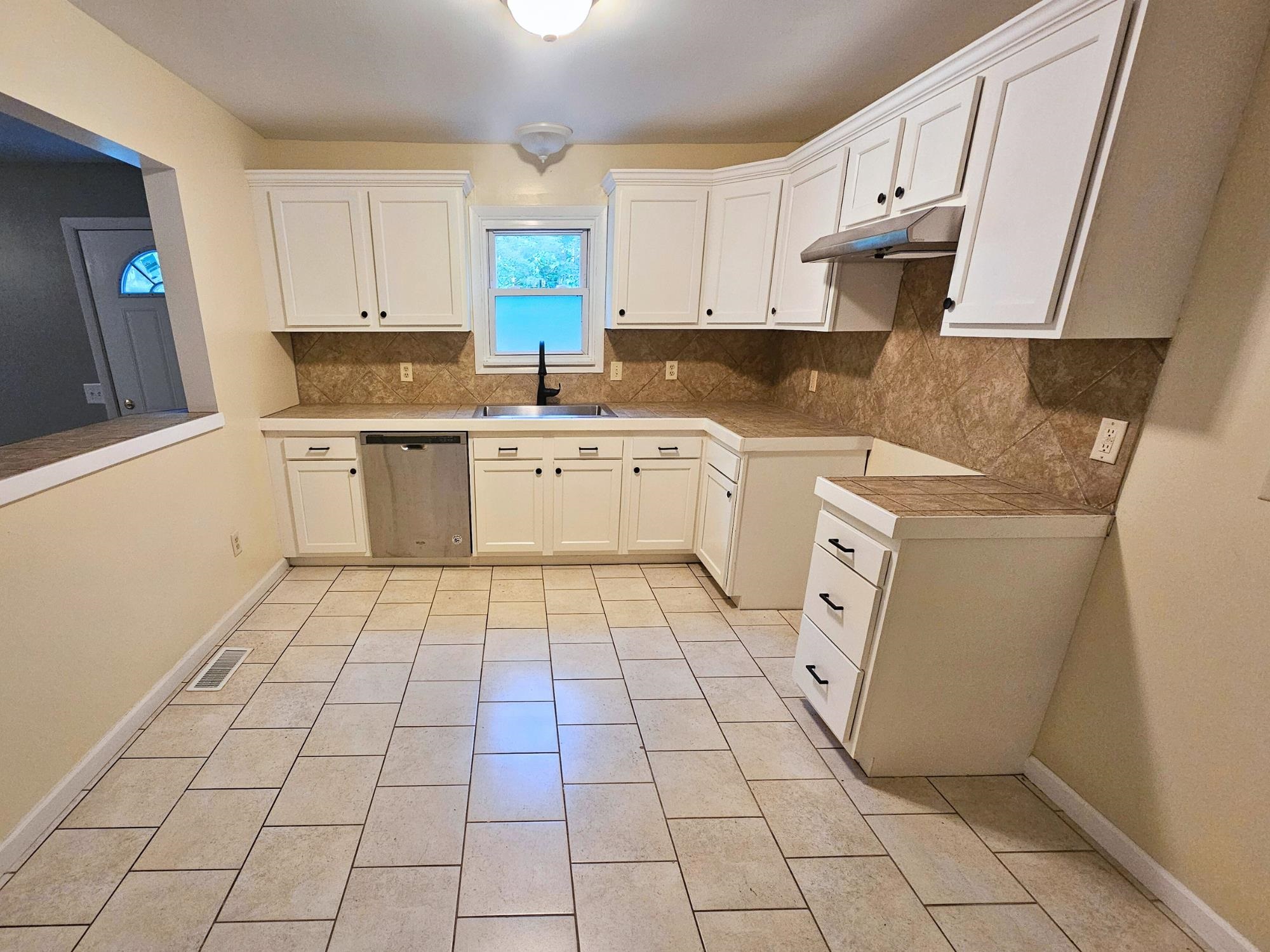 6424 Barnes Road Millington, MI 48746 - Photo 11 of 29 50145628-062b2fb4-aa10-4660-b090-64c559c3f7ac.JPG