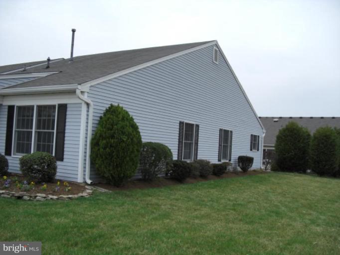 2600 Rigging Drive Annapolis, MD 21401 - Photo 3 of 23 Side view of home.