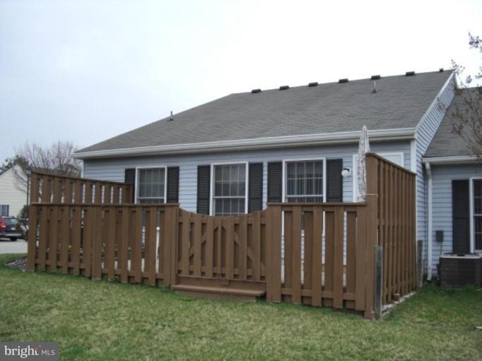 2600 Rigging Drive Annapolis, MD 21401 - Photo 4 of 23 Exterior rear view of home.