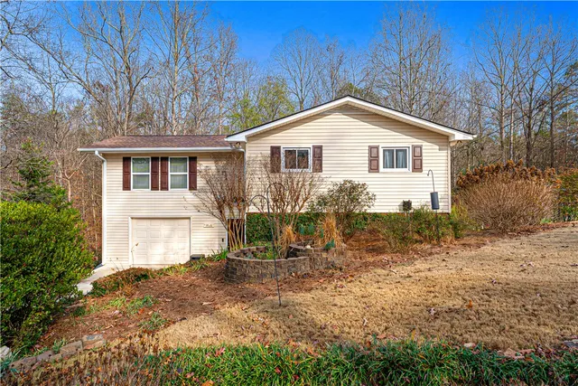 $345,000 | 410 South Hogan Drive, Westminster, SC 29693