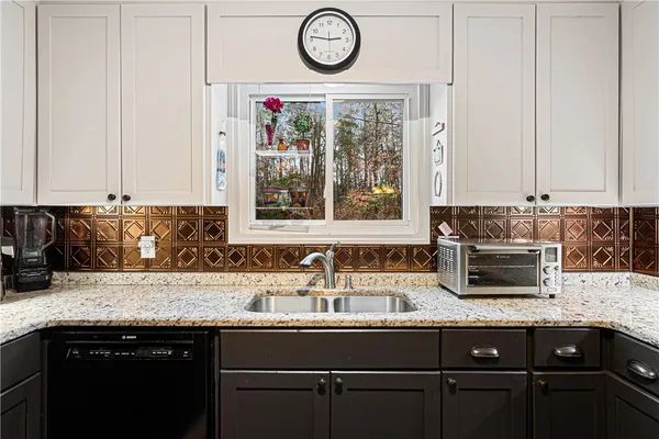 $340,000 | 410 South Hogan Drive, Westminster, SC 29693