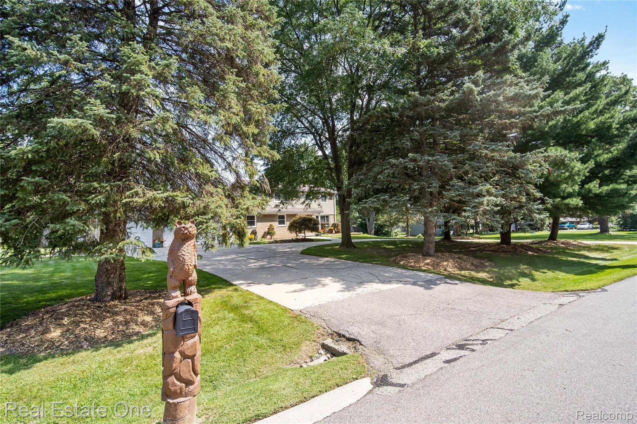 2738 New England Drive Rochester, MI 48309 - Photo 31 of 43 IMG_0933.JPG