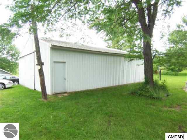 7750 East Jordan Road Mount Pleasant, MI 48858 - Photo 4 of 7 1769523-3.JPG