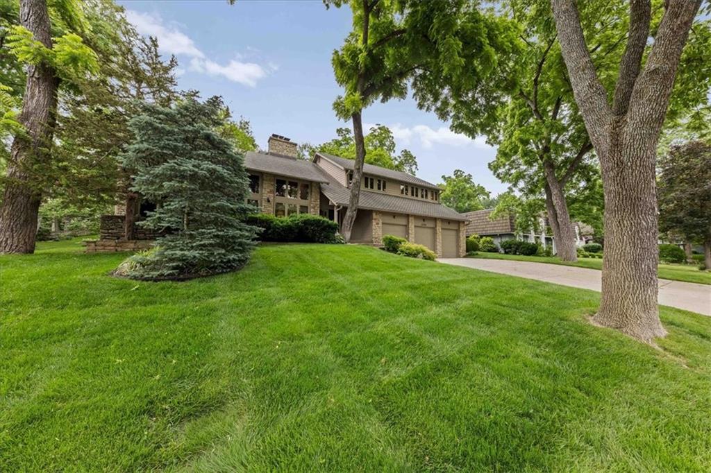 12503 Overbrook Road Leawood, KS 66209 - Photo 2 of 33