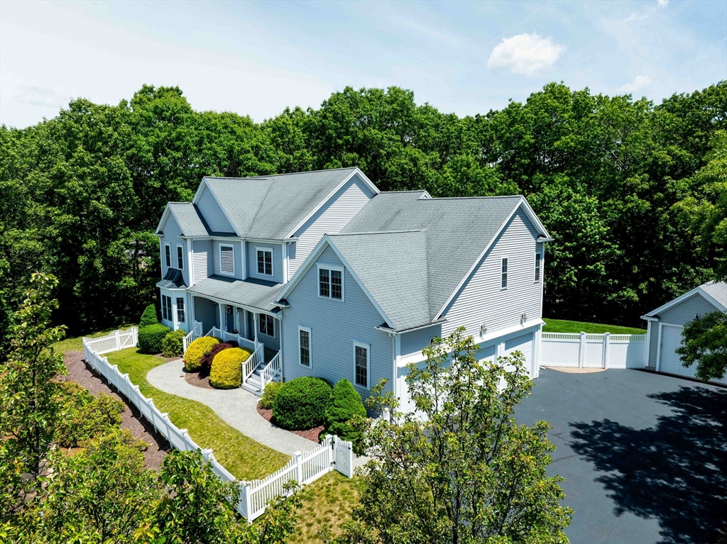 17 Dudley Road Mendon, MA 01756 - Photo 4 of 39