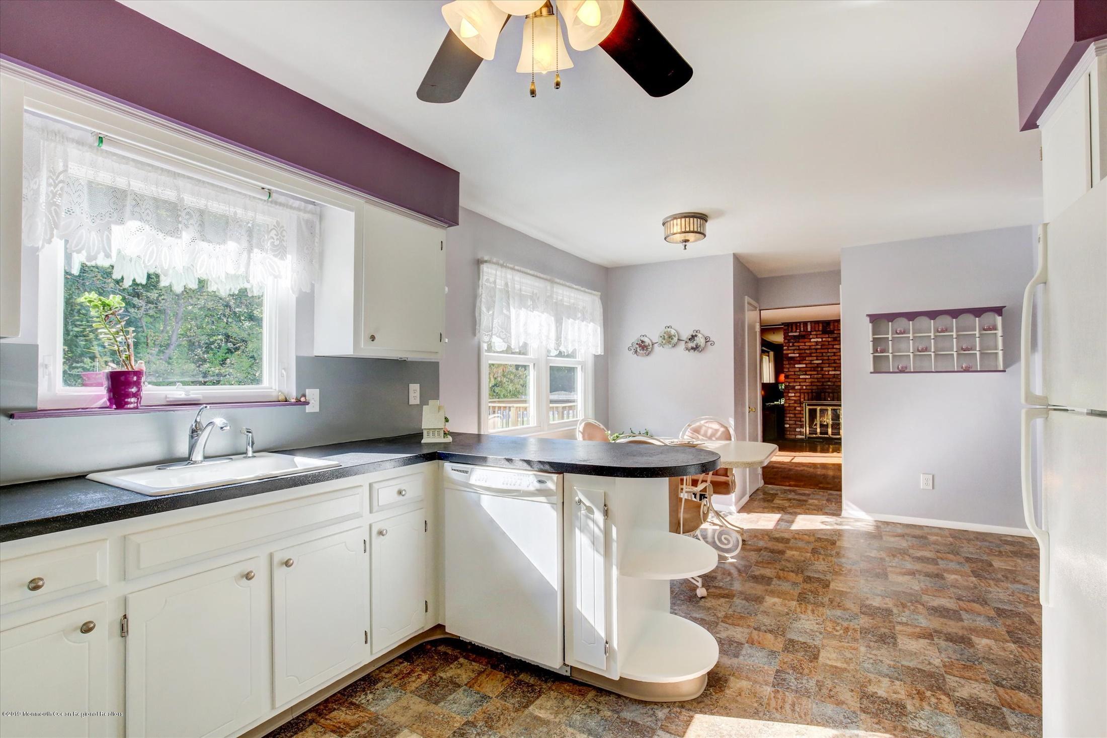 3 Prince William Road Morganville, NJ 07751 - Photo 12 of 32 12-Kitchen