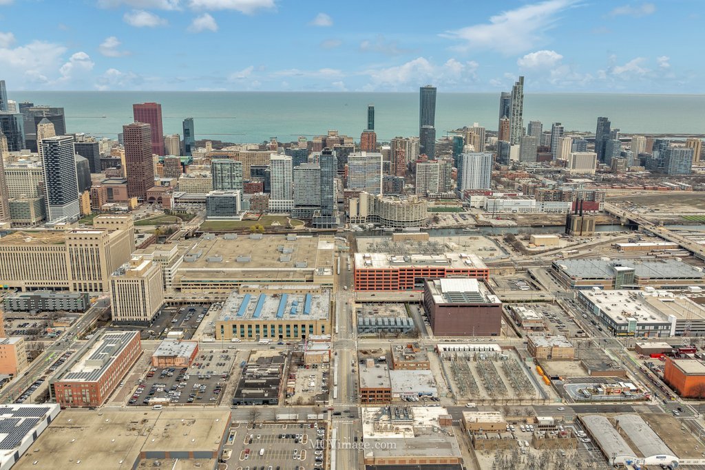 420 South Clinton Street, Unit 803A Chicago, IL 60607 - Photo 27 of 30 Gallery Image 27