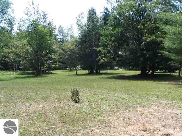 2030 South 33 Road Cadillac, MI 49601 - Photo 12 of 13 1695399-11.JPG