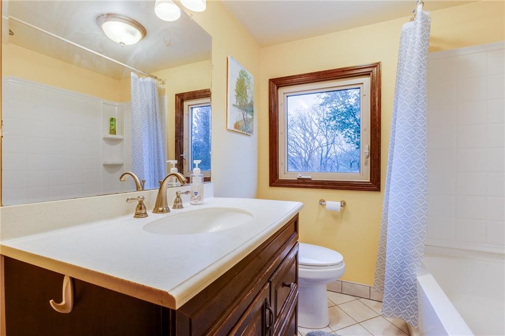 193 Goldsmith Road Pittsburgh, PA 15237 - Photo 30 of 42 Updated 2nd floor full bath