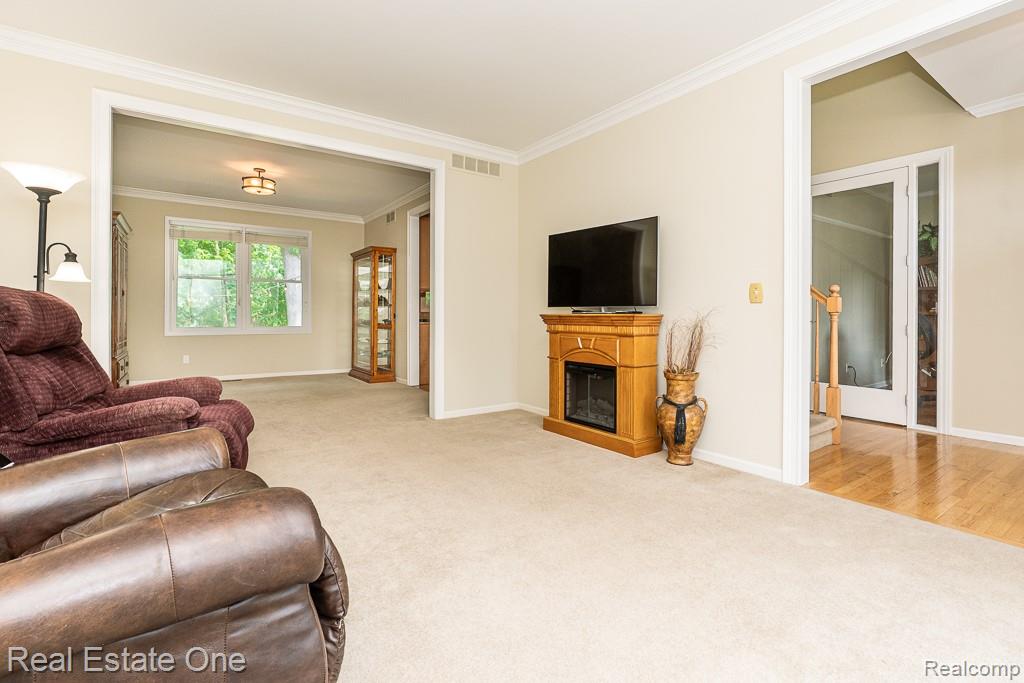 730 Woodfield Way Rochester Hills, MI 48307 - Photo 16 of 58