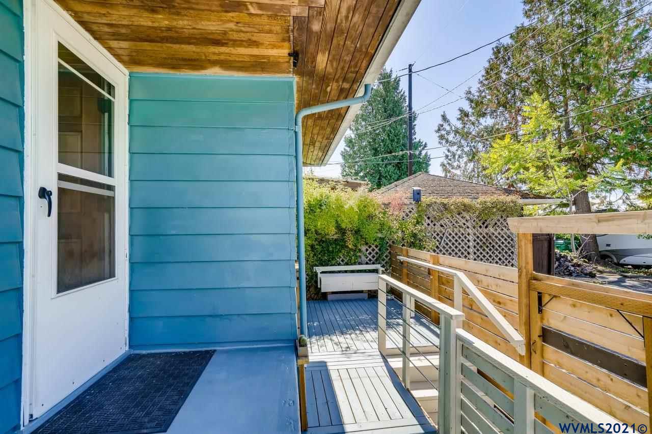 7433 California Avenue Southwest Seattle, WA 98136 - Photo 17 of 22