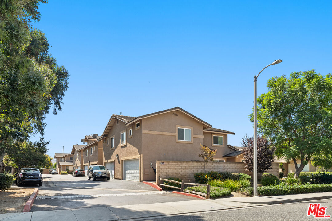 4508 Apricot Road, Unit B Simi Valley, CA 93063 - Photo 17 of 17 a front view of a house with a yard