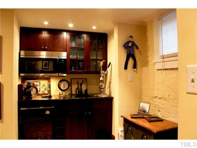 502 Cole Street Raleigh, NC 27605 - Photo 16 of 25 ...in this picture.