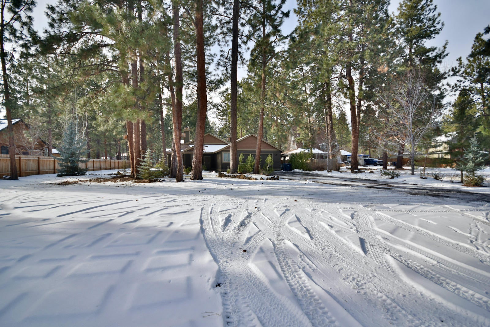 59985 Navajo Road Bend, OR 97702 - Photo 4 of 43 DSC_0048