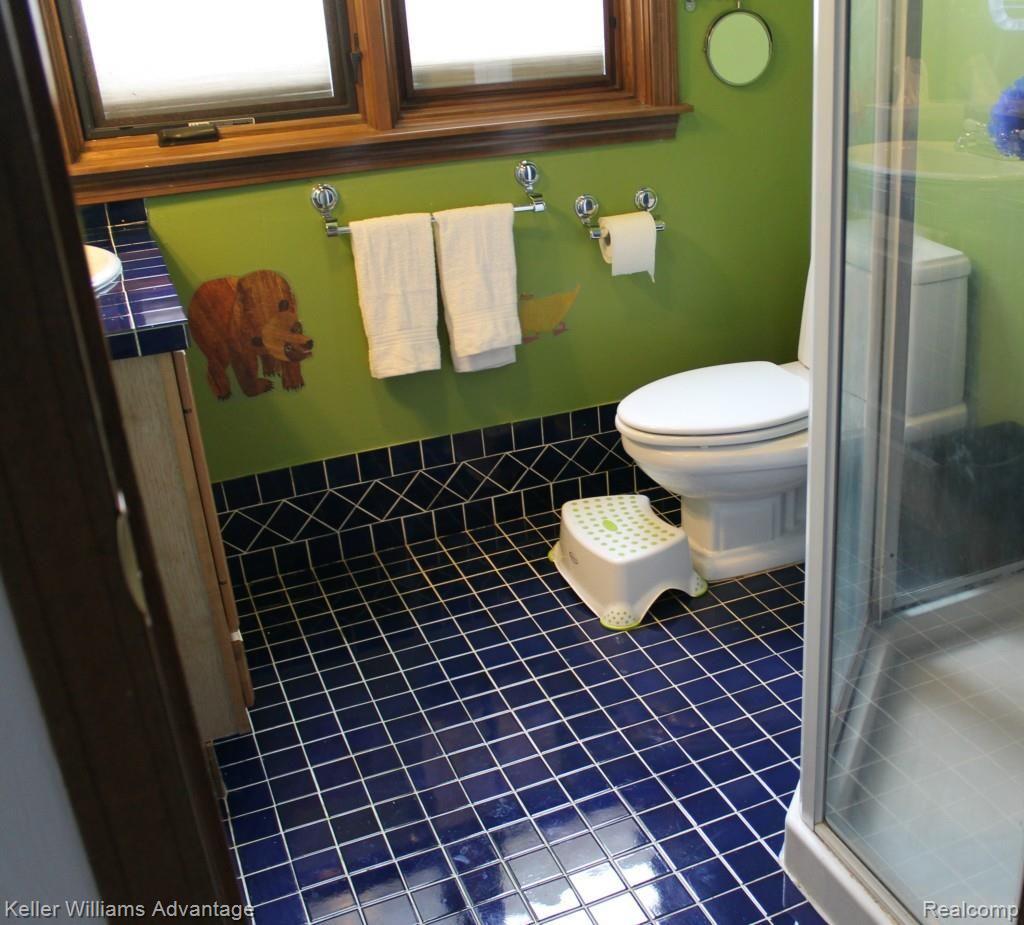 11120 Clinton River Road Sterling Heights, MI 48314 - Photo 14 of 16 Bathroom 3.jpg