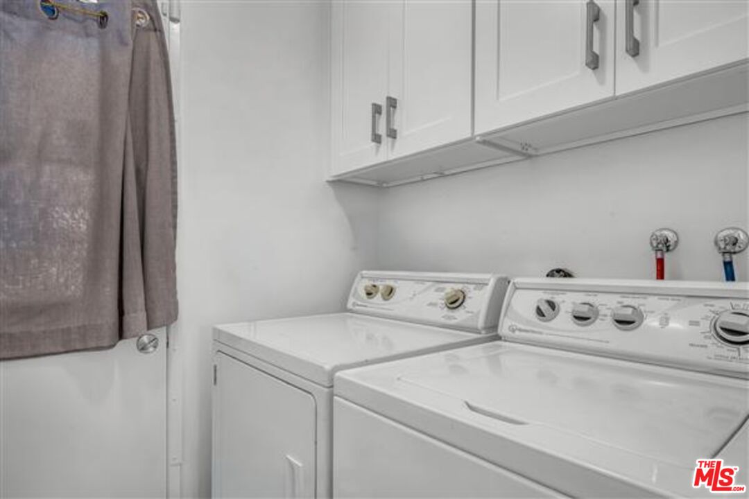 5118 Randall Street Los Angeles, CA 90230 - Photo 22 of 26 a utility room with dryer and washer