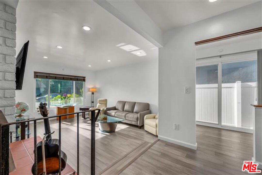 5118 Randall Street Los Angeles, CA 90230 - Photo 4 of 26 a living room with furniture