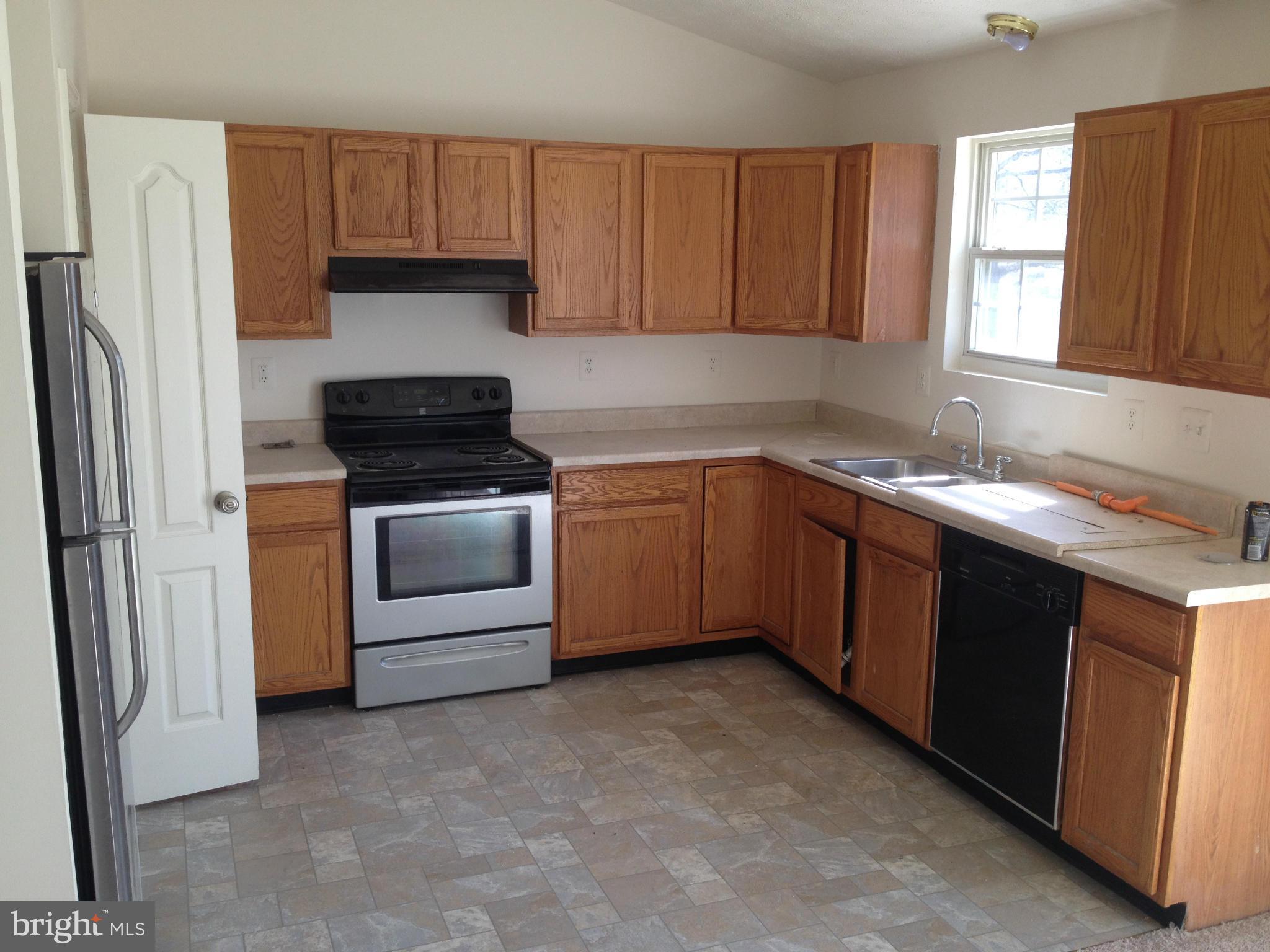 13809 Old Brandywine Road Brandywine, MD 20613 - Photo 3 of 9 Kitchen
