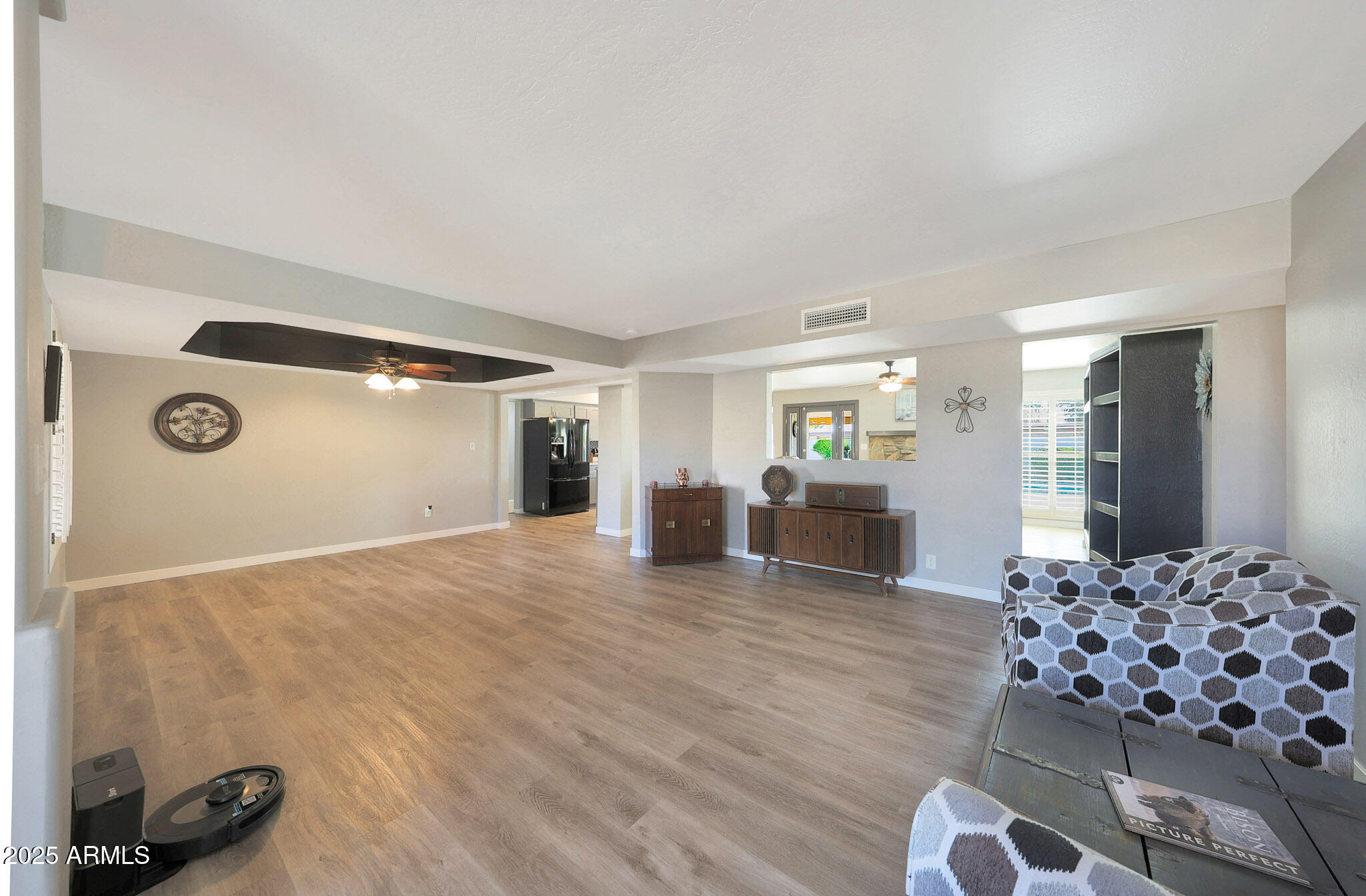 6811 East Hearn Road Scottsdale, AZ 85254 - Photo 14 of 48 Living and Dining Room