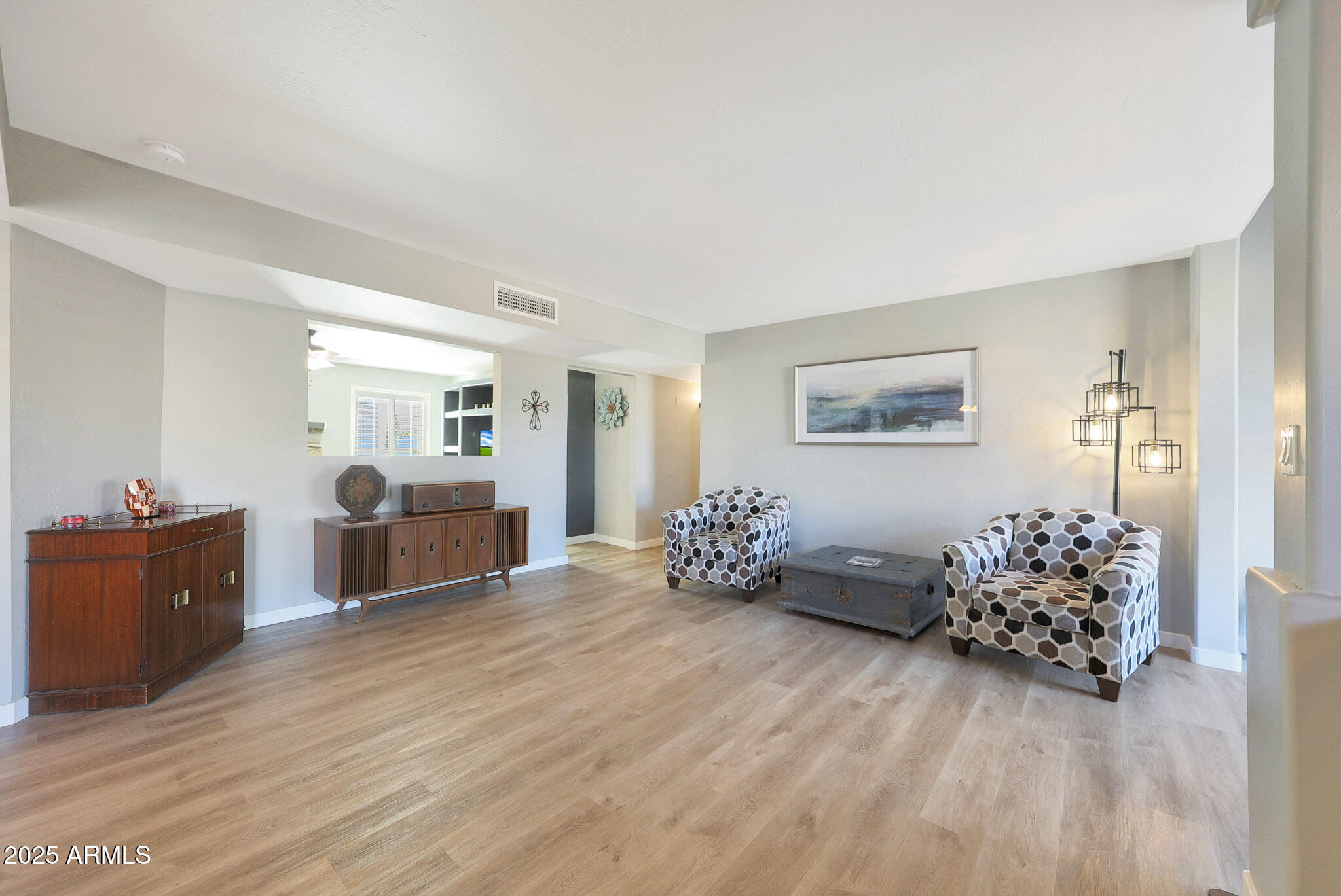 6811 East Hearn Road Scottsdale, AZ 85254 - Photo 20 of 48 Living Room