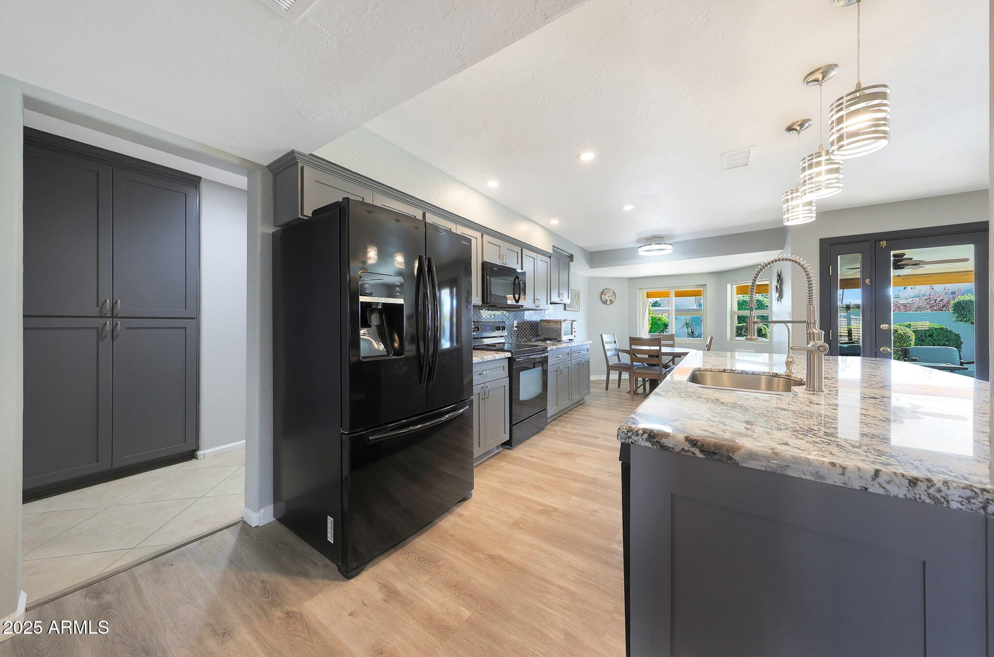 6811 East Hearn Road Scottsdale, AZ 85254 - Photo 22 of 48 More than one can cook in this kitchen