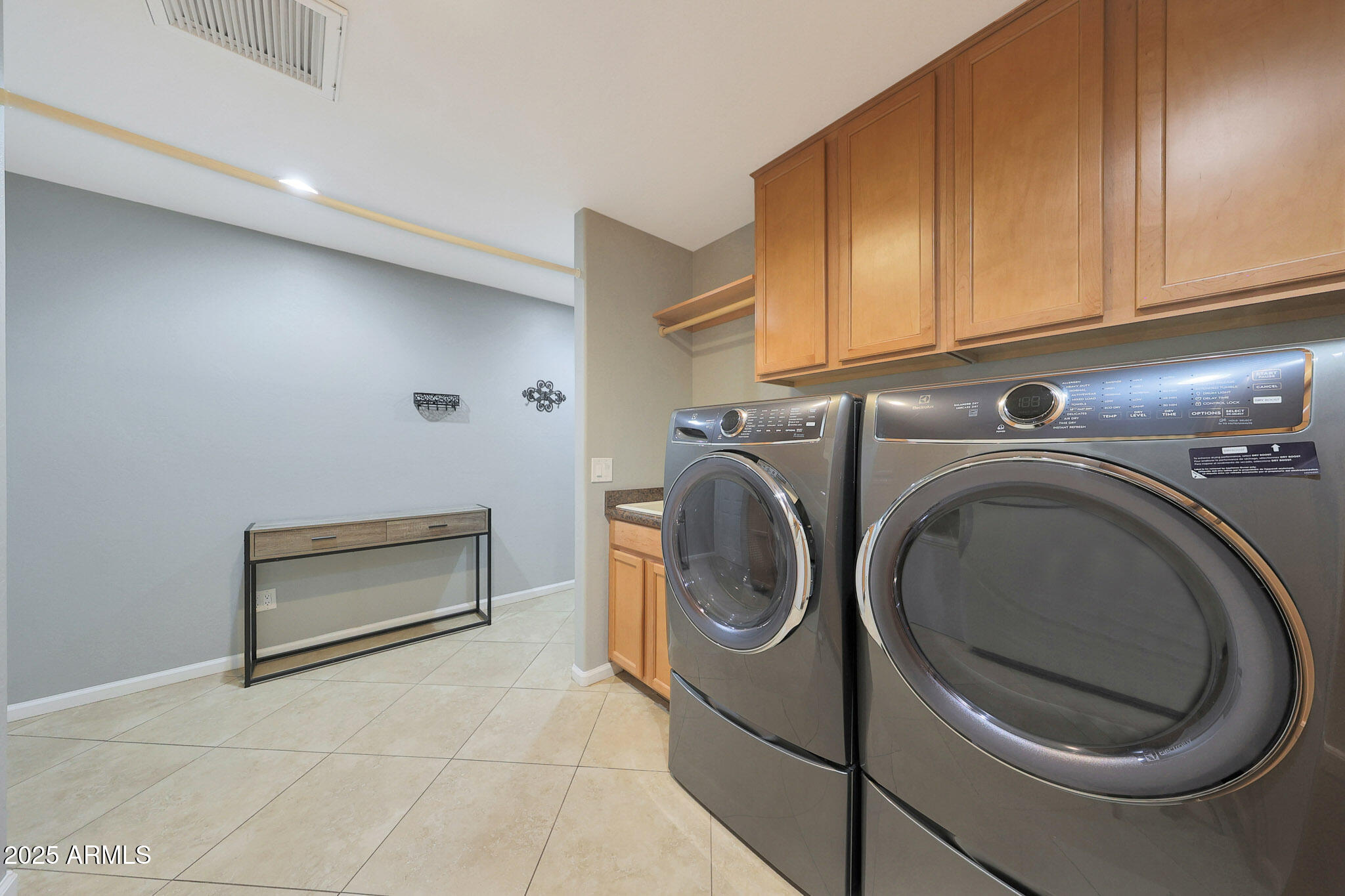 6811 East Hearn Road Scottsdale, AZ 85254 - Photo 35 of 48 Washer and Dryer included