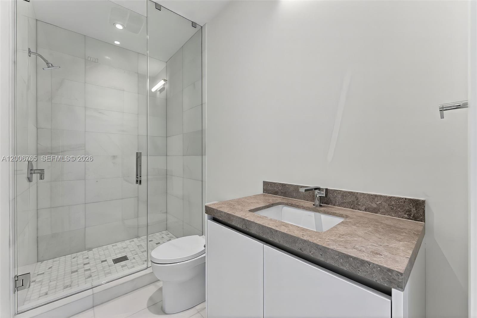 175 Southeast 25th Road, Unit 604 Miami, FL 33129 - Photo 25 of 36