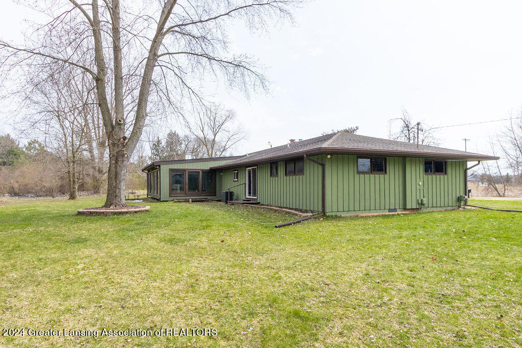 498 Piper Road Haslett, MI 48840 - Photo 35 of 38 498 PIPER RD. Side Exterior
