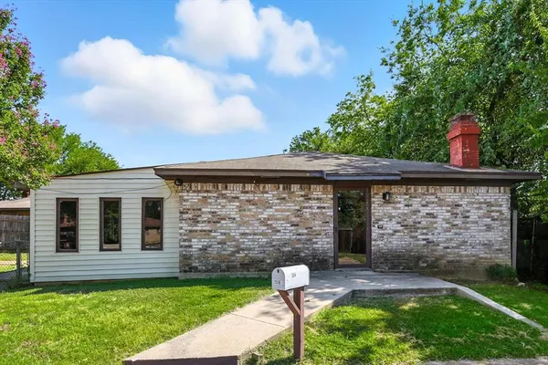 $1,900,000 | 1516 West Seventh Street, Irving, TX 75060