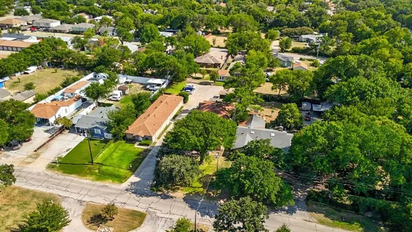 $1,900,000 | 1516 West Seventh Street, Irving, TX 75060