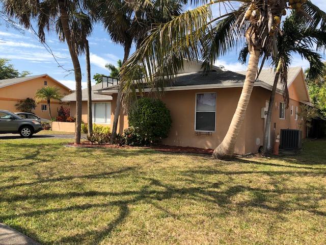 9733 Carousel Circle South Boca Raton, FL 33434 - Photo 3 of 13 IMG_1265