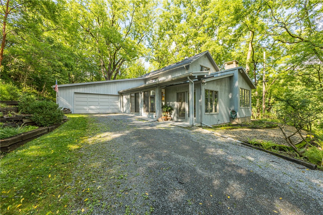 647 Thayer Road Perinton, NY 14450 - Photo 5 of 50