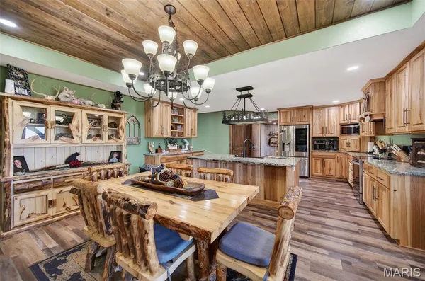 $899,900 | 10849 Claxton Road, Grovespring, MO 65662