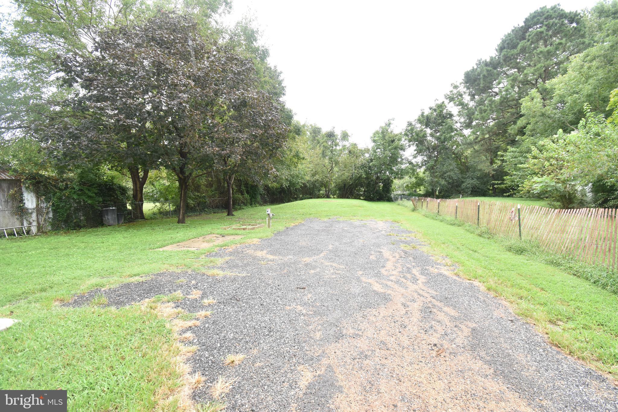2261 Hudson Road Cambridge, MD 21613 - Photo 21 of 24 Driveway